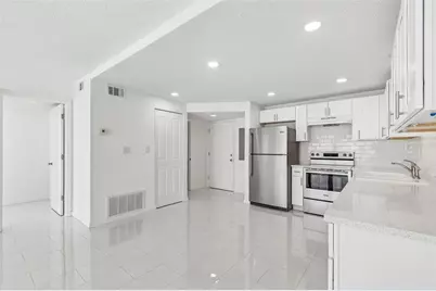 450 Treasure Island Causeway #106, Treasure Island, FL 33706 - Photo 9