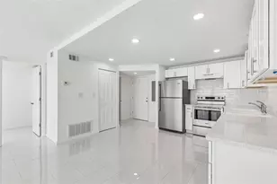 450 Treasure Island Causeway, Treasure Island, FL 33706 - Photo 9