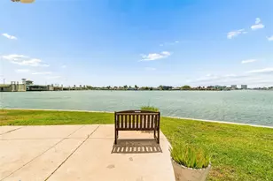 450 Treasure Island Causeway, Treasure Island, FL 33706 - Photo 31