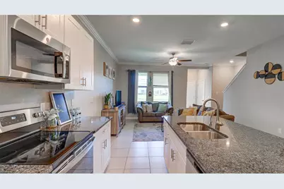 31632 Blue Passing Loop, Wesley Chapel, FL 33545 - Photo 11