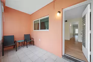 8075 112th St, Seminole, FL 33772 - Photo 17
