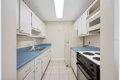 8075 112th Street #104, Seminole, FL 33772 - Photo 9