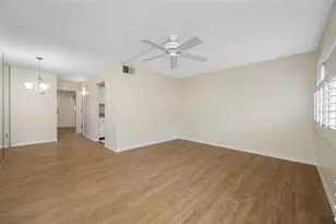 8075 112th St, Seminole, FL 33772 - Photo 13