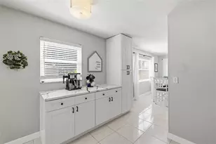 801 89th Ave N, Saint Petersburg, FL 33702 - Photo 9