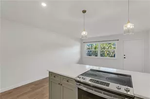 216 36th Ave N, Saint Petersburg, FL 33704 - Photo 17