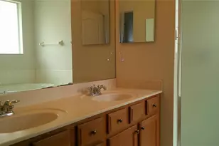 609 Cedar Waxwing Dr, Brandon, FL 33510 - Photo 17