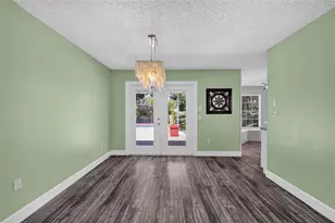 703 Riverside Dr, Tarpon Springs, FL 34689 - Photo 13