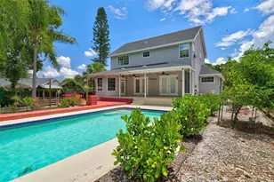 703 Riverside Dr, Tarpon Springs, FL 34689 - Photo 37