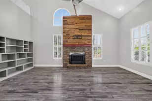 703 Riverside Dr, Tarpon Springs, FL 34689 - Photo 9