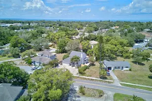 703 Riverside Dr, Tarpon Springs, FL 34689 - Photo 45