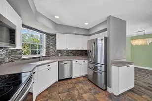 703 Riverside Dr, Tarpon Springs, FL 34689 - Photo 19