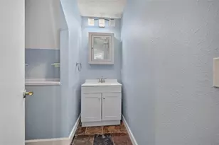 703 Riverside Dr, Tarpon Springs, FL 34689 - Photo 21