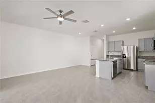 33055 Tulip Petal Ln, Wesley Chapel, FL 33545 - Photo 9