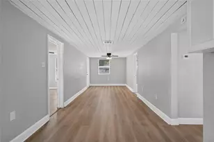 2947 Gillespie Ave, Sarasota, FL 34234 - Photo 13