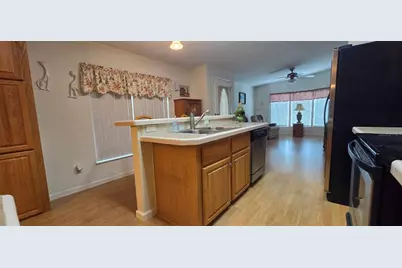 37437 Gill Avenue, Zephyrhills, FL 33541 - Photo 5