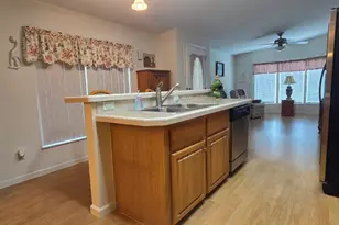 37437 Gill Ave, Zephyrhills, FL 33541 - Photo 5