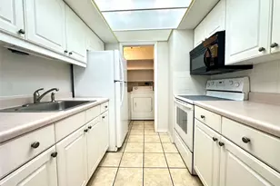 1458 Cleveland St, Clearwater, FL 33755 - Photo 5