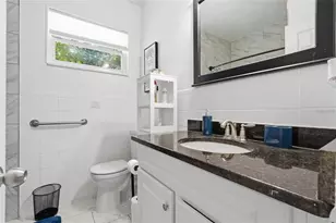 10107 N Aster Ave, Tampa, FL 33612 - Photo 9