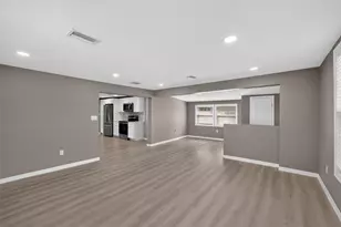 4521 41st Ave N, Saint Petersburg, FL 33714 - Photo 5