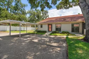 2069 Lakeview Dr, Clearwater, FL 33763 - Photo 1