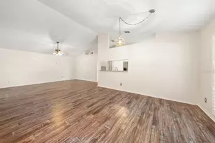 2069 Lakeview Dr, Clearwater, FL 33763 - Photo 7