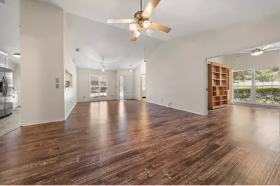 2069 Lakeview Drive, Clearwater, FL 33763 - Photo 9