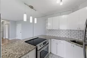 3315 58th Ave S, Saint Petersburg, FL 33712 - Photo 9