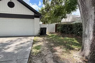 855 Sunridge Point Dr, Seffner, FL 33584 - Photo 17