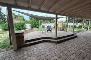 8009 Paulson Ln, Tampa, FL 33617 - Photo 15