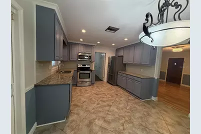 8009 Paulson Lane, Tampa, FL 33617 - Photo 5