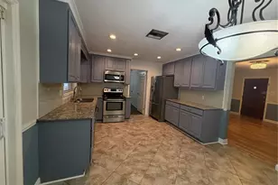 8009 Paulson Ln, Tampa, FL 33617 - Photo 5