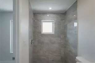 310 Hibiscus St, Tarpon Springs, FL 34689 - Photo 45