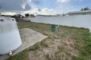 2607 Universal Dr, Ruskin, FL 33570 - Photo 25