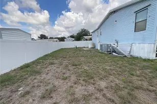2607 Universal Dr, Ruskin, FL 33570 - Photo 27