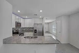 5586 Logan Cave Ave, Wimauma, FL 33598 - Photo 9