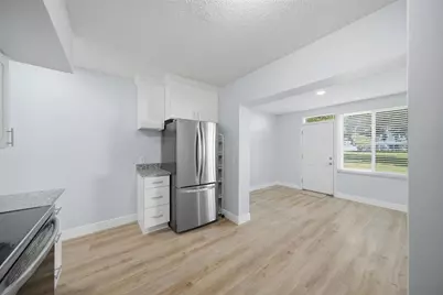 2401 Ecuadorian Way #19, Clearwater, FL 33763 - Photo 9