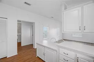 6826 Mt Orange Dr NE, Saint Petersburg, FL 33702 - Photo 17