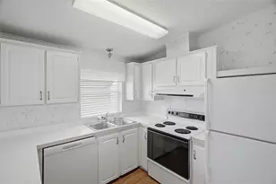 6826 Mt Orange Dr NE, Saint Petersburg, FL 33702 - Photo 15