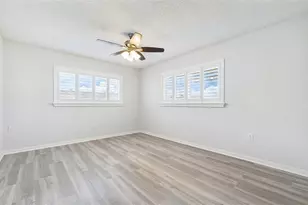615 Allegheny Dr, Sun City Center, FL 33573 - Photo 9