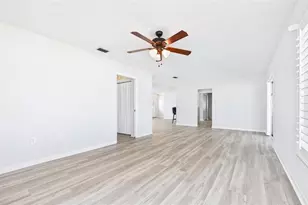 615 Allegheny Dr, Sun City Center, FL 33573 - Photo 7