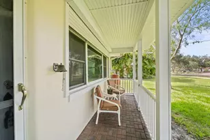 725 61st St N, Saint Petersburg, FL 33710 - Photo 3