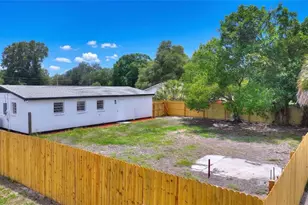 8204 Allamanda Ave, Tampa, FL 33619 - Photo 27