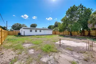 8204 Allamanda Ave, Tampa, FL 33619 - Photo 25