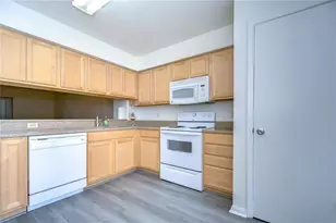 13937 Fletchers Mill Dr, Tampa, FL 33613 - Photo 11