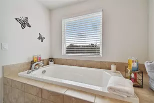 8308 Greenway Ave, Wesley Chapel, FL 33544 - Photo 23