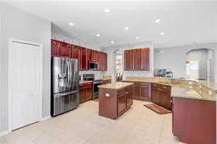 433 York Dale Dr, Ruskin, FL 33570 - Photo 9