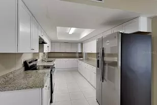 8900 Phyliss Ave, Sarasota, FL 34231 - Photo 3