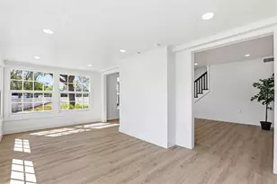 301 81st Ave NE, Saint Petersburg, FL 33702 - Photo 21