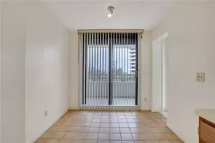 5940 Pelican Bay Plaza S, Saint Petersburg, FL 33707 - Photo 11