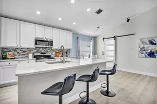 809 Addison Dr NE, Saint Petersburg, FL 33716 - Photo 13
